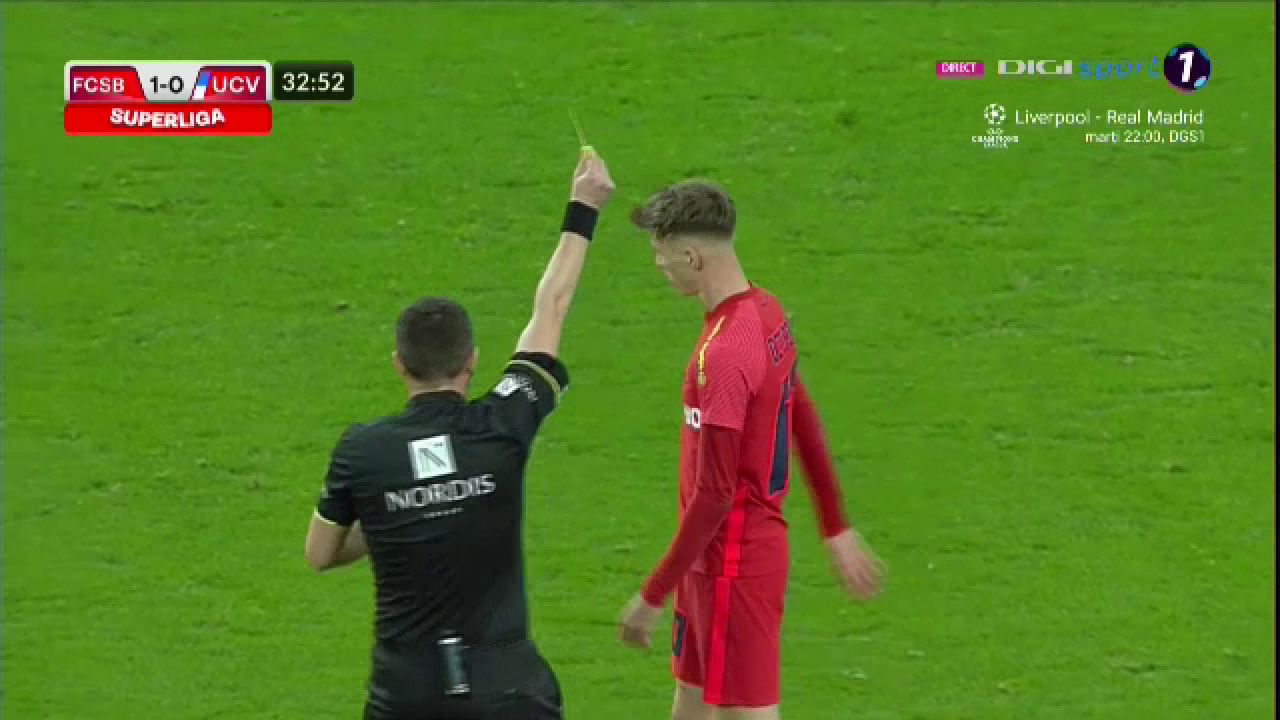 Tavi Popescu, iertat de un cartonaș roșu? A comis două faulturi în aceeași fază. Ce semn i-a făcut arbitrul_9