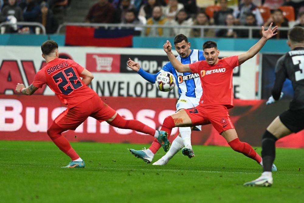 Pintilii nu s-a putut abține! Cum a fost surprins ”delegatul” de la FCSB, în timpul meciului cu Universitatea Craiova_10