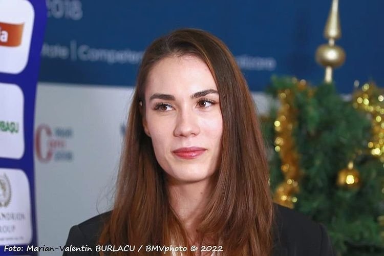 A fost la un pas de handbal, dar a ales voleiul! În 2022 a fost cea mai bună. „Rodax”, frumoasa care „plutește” deasupra fileului_14