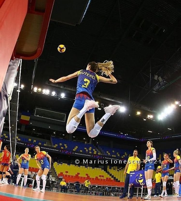 A fost la un pas de handbal, dar a ales voleiul! În 2022 a fost cea mai bună. „Rodax”, frumoasa care „plutește” deasupra fileului_16