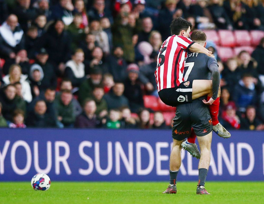 Faza anului vine din Anglia! Faultul incredibil al lui Luke O'Nien de la Sunderland: ”Sunt un idiot, așa că hai să ne distrăm”_3