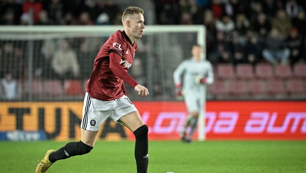 Ce s-a întâmplat la primul meci cu fotbalistul care a anunțat că este homosexual_2