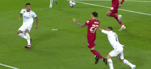 Ce scriu englezii după ce Istvan Kovacs i-a refuzat un penalty lui Liverpool în meciul cu Real Madrid_2