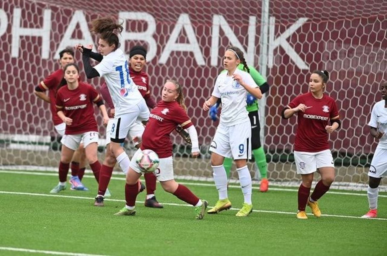 Numai portarul lui Gică Hagi n-a dat gol! Rapid București - Farul Constanța la fotbal feminin s-a terminat 2-15_6