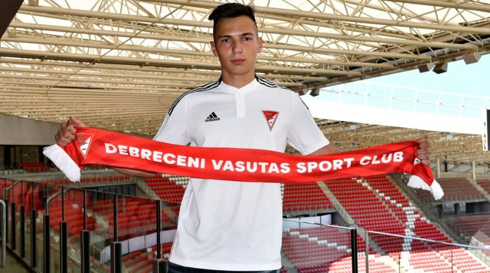 N-a acceptat statutul de rezervă! Portarul român care a semnat în Armenia pentru a reveni la națională_2