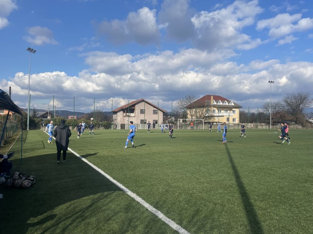 Ca la noi, la nimenea! Un meci de fotbal, arbitrat chiar de jucătorii gazdelor. „Centralul” avea treabă la 15:00 și a plecat_4