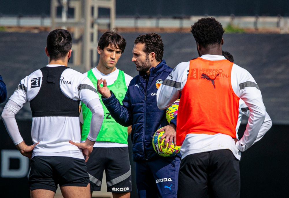 Dezastru la Valencia! Echipa a ajuns la șase înfrângeri consecutive și fanii îi cer patronului să plece_11