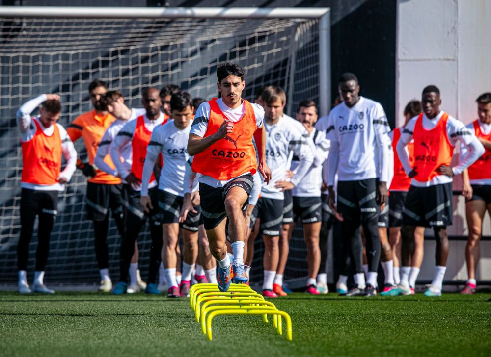 Dezastru la Valencia! Echipa a ajuns la șase înfrângeri consecutive și fanii îi cer patronului să plece_14