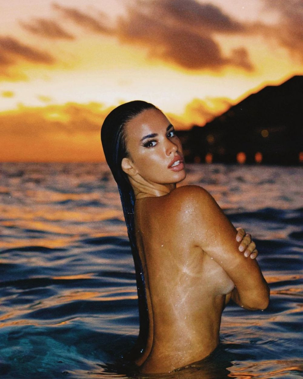 Floyd Mayweather a avut-o pe Ivana Knoll invitată la petrecerea de ziua lui! Americanul luptă azi, LIVE pe VOYO de la 21:00