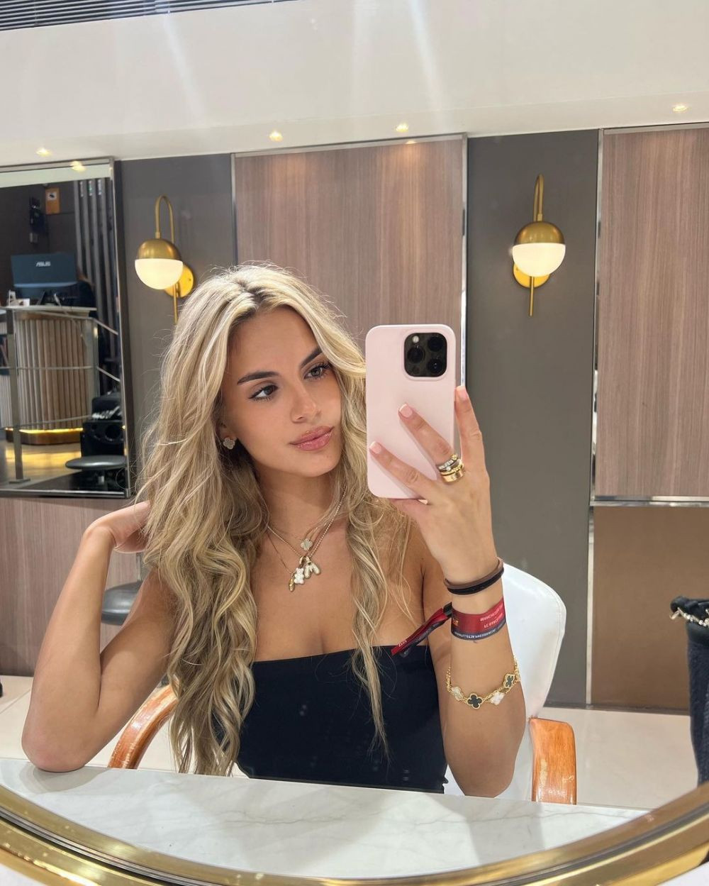 Cu ce se ocupă cea mai sexy fiică de antrenor, Maria Guardiola. Influencerița este urmărită de sute de mii de persoane în online_22