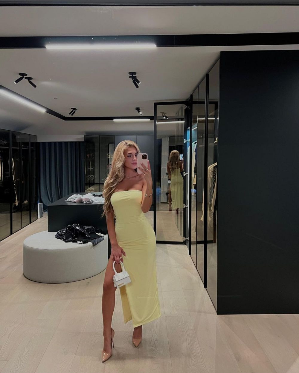 Cu ce se ocupă cea mai sexy fiică de antrenor, Maria Guardiola. Influencerița este urmărită de sute de mii de persoane în online_26