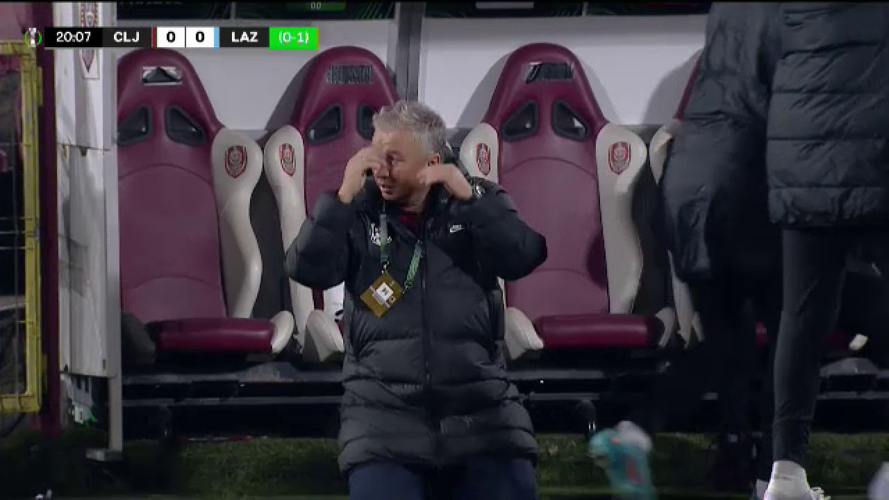 Dan Petrescu, în genunchi! Antrenorul lui CFR Cluj, exasperat după ratarea lui Krasniqi_1