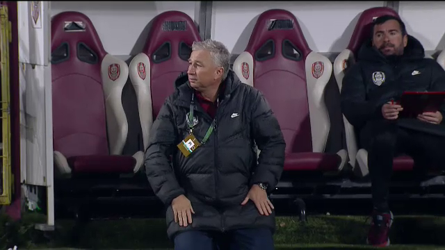 Dan Petrescu, în genunchi! Antrenorul lui CFR Cluj, exasperat după ratarea lui Krasniqi_11