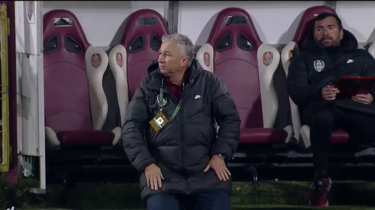 Dan Petrescu, în genunchi! Antrenorul lui CFR Cluj, exasperat după ratarea lui Krasniqi_11