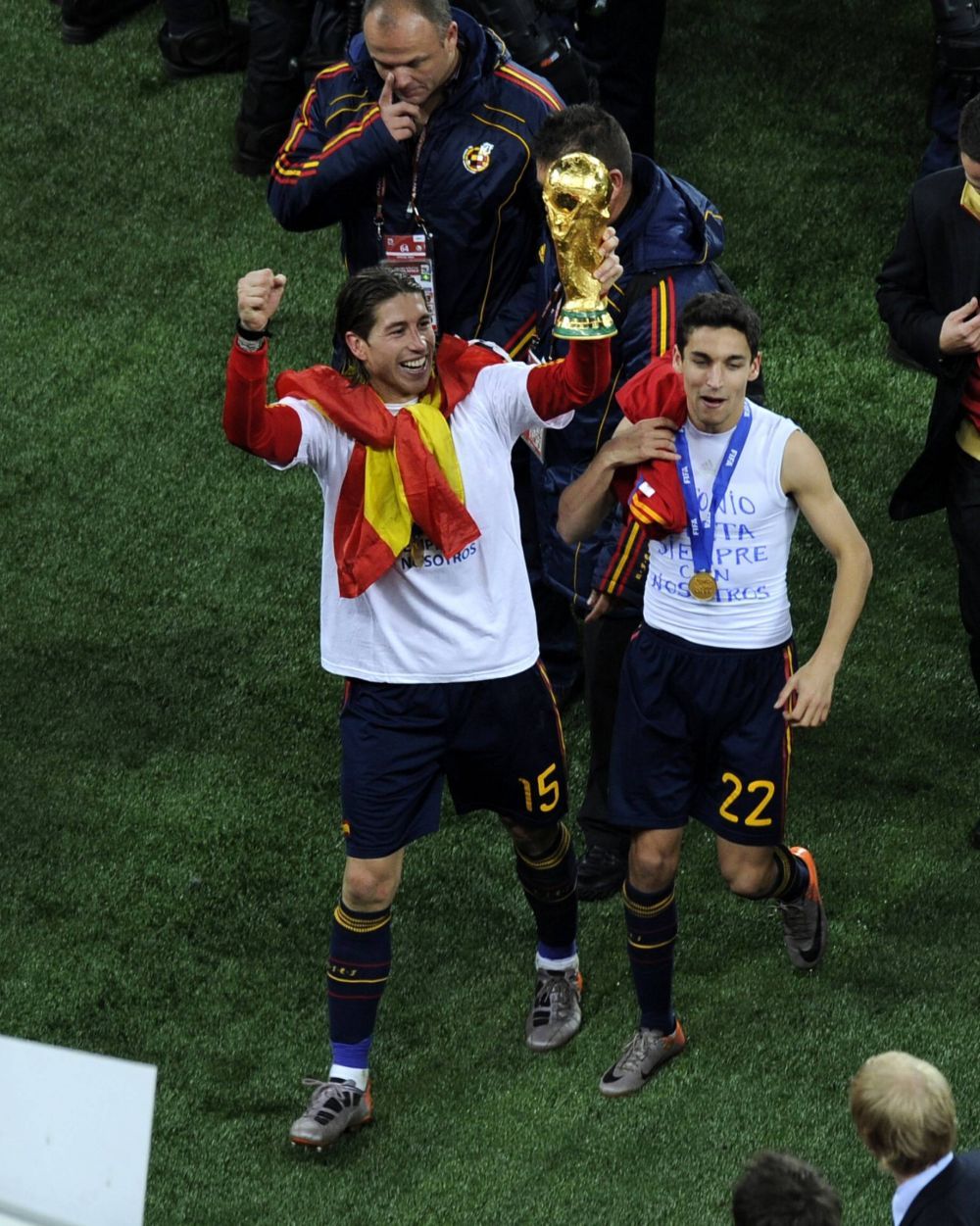 Sergio Ramos s-a retras din națională. Imagini de colecție cu fostul căpitan al Spaniei_2