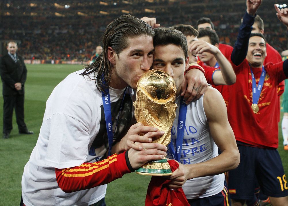 Sergio Ramos s-a retras din națională. Imagini de colecție cu fostul căpitan al Spaniei_3