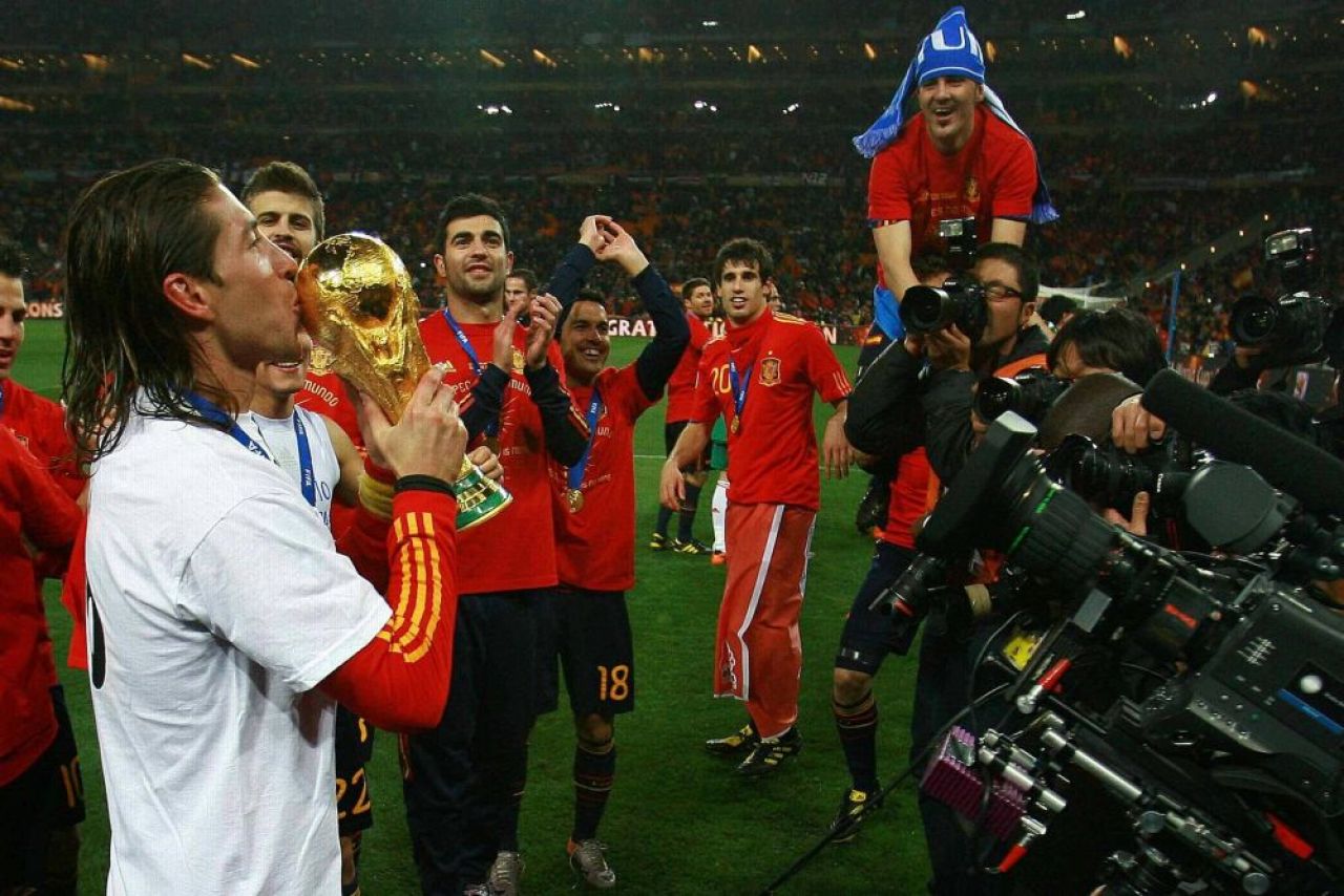 Sergio Ramos s-a retras din națională. Imagini de colecție cu fostul căpitan al Spaniei_5