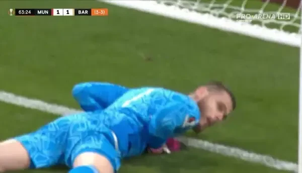 Manchester United - Barcelona | Minutul 64: Ocazie Barcelona!