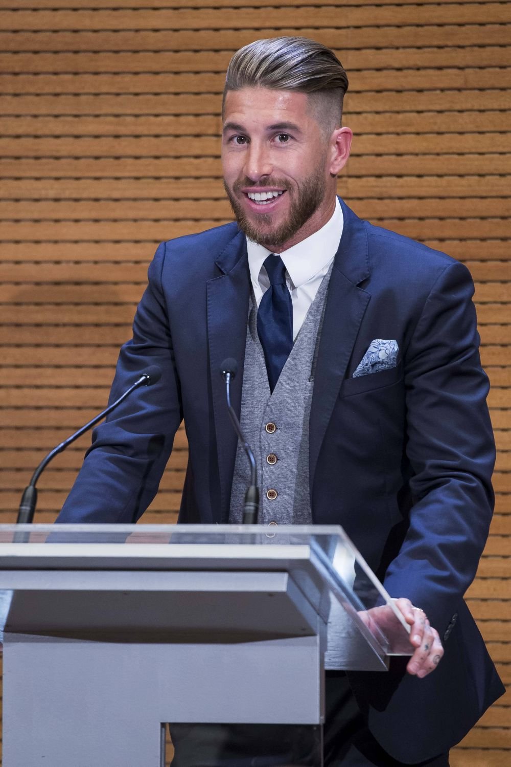 Sergio Ramos s-a retras din națională. Imagini de colecție cu fostul căpitan al Spaniei_22
