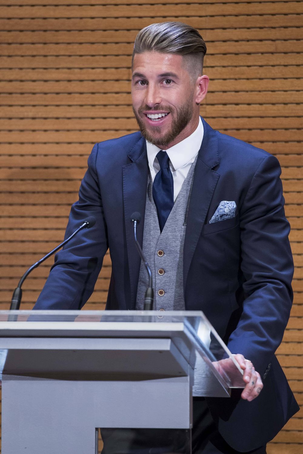 Sergio Ramos s-a retras din națională. Imagini de colecție cu fostul căpitan al Spaniei_22