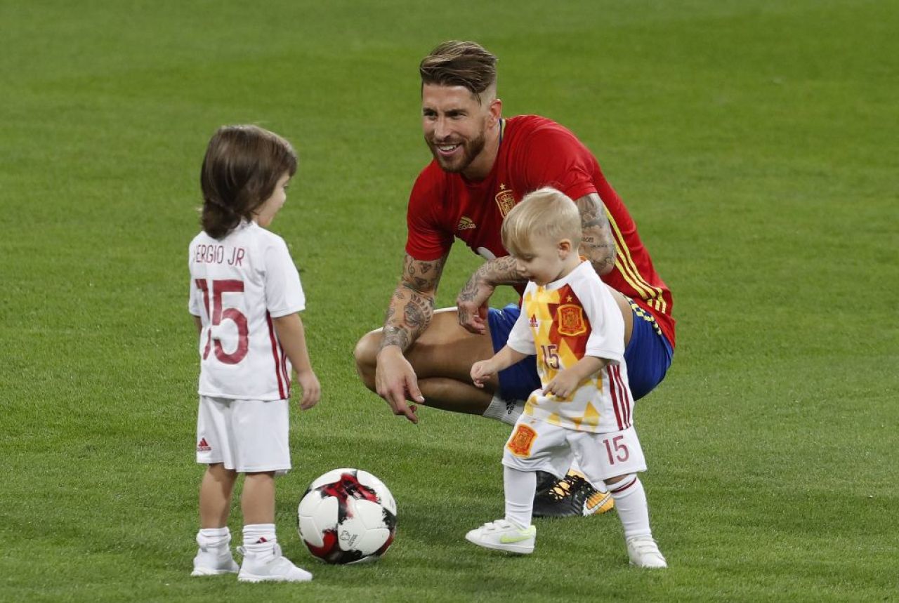 Sergio Ramos s-a retras din națională. Imagini de colecție cu fostul căpitan al Spaniei_27