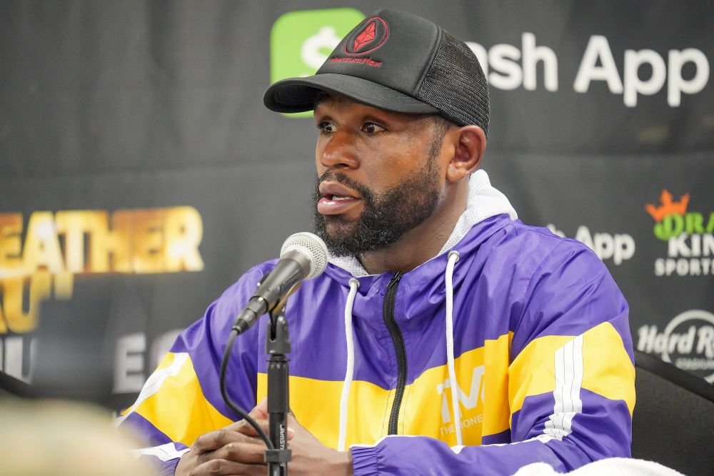 Floyd Mayweather nu a venit la cântarul oficial pentru meciul cu Aaron Chalmers. Care e motivul. Gala e în direct pe VOYO (azi, de la 21:00)_2