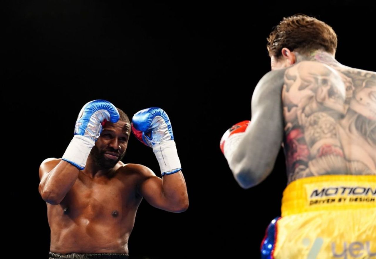 Dezastru la primul meci al lui Mayweather în Marea Britanie! Ce s-a întâmplat în duelul cu Chalmers: „Nu e ieftin să ai avioane private și 42 de case!” _2