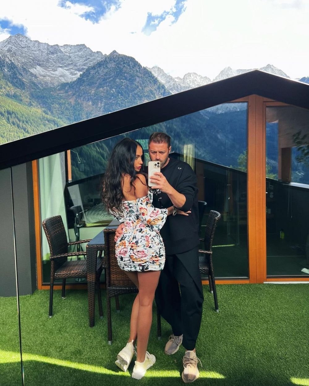 Au ținut sarcina secretă până după naștere, acum și-au botezat băiețelul! Cum se numește fiul lui Cristi și Raluca Pulhac _44
