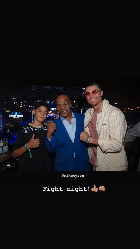 Cristiano Ronaldo, ironizat după ce a fost fotografiat la o gală de box: 