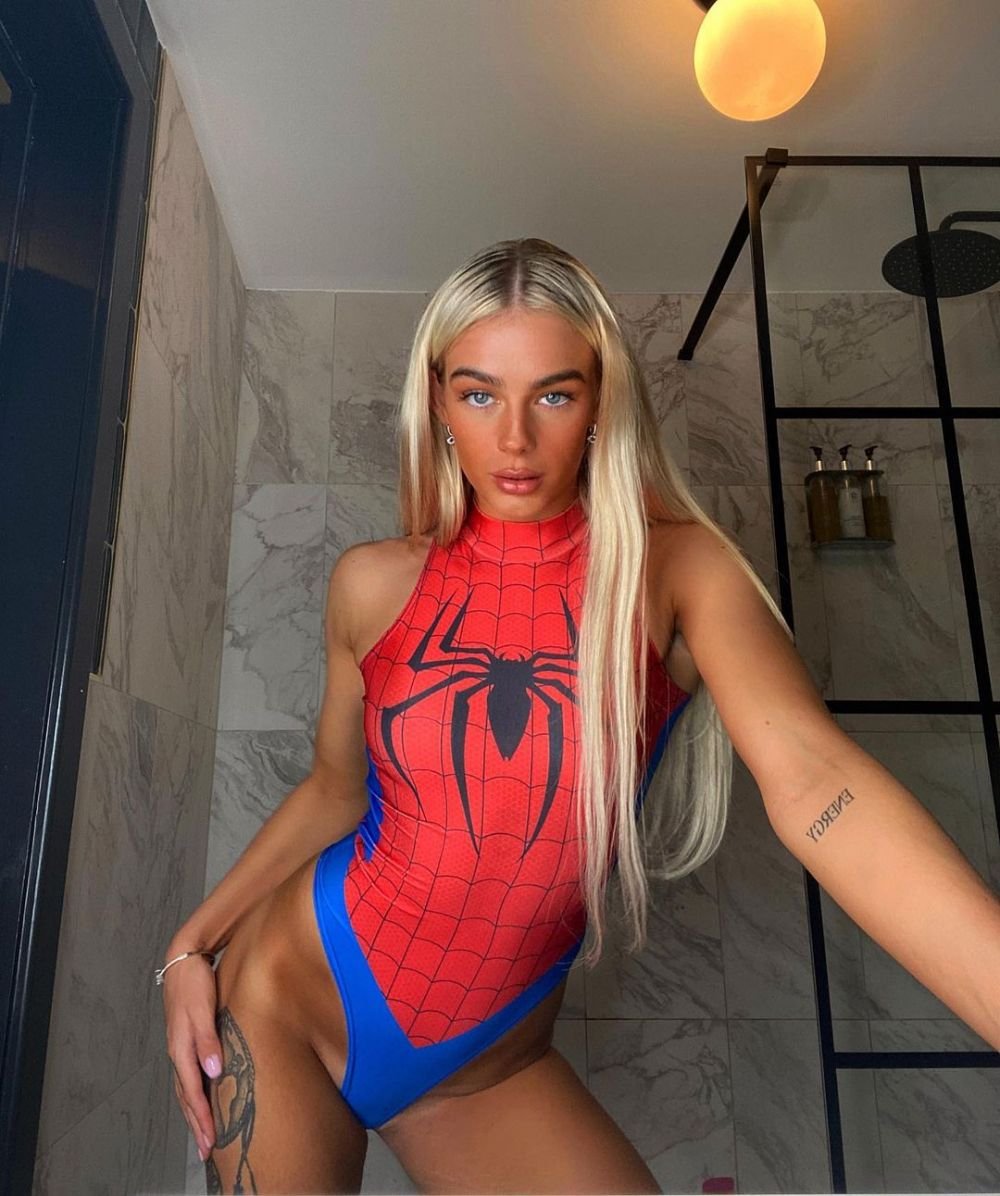 Sexy pe OnlyFans, bestie în ring! Câștigă o avere din online, dar a debutat box la gala lui Mayweather _15