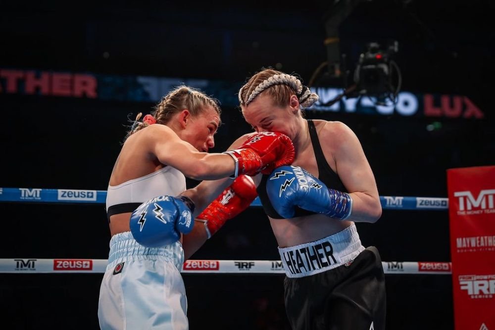 Sexy pe OnlyFans, bestie în ring! Câștigă o avere din online, dar a debutat box la gala lui Mayweather _28