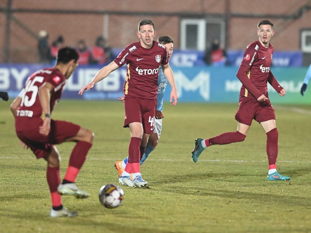 Emoții pentru Dan Petrescu! Jucătorul momentului de la CFR, accidentat de gazonul de pe stadionul din Ploiești_1