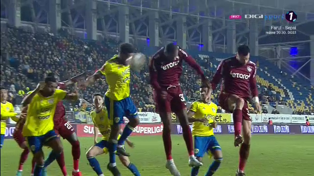 Verdictul specialistului după faza la care CFR Cluj a cerut un penalty în meciul cu Petrolul_3
