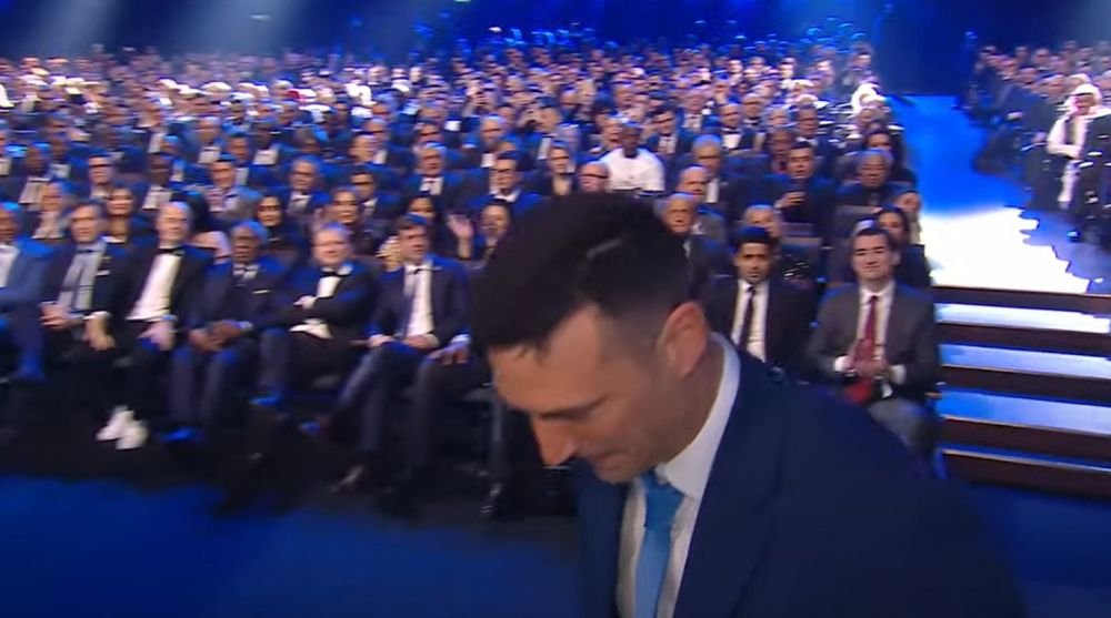Răzvan Burleanu, &icirc;n primul r&acirc;nd la gala FIFA The Best. Președintele FRF a stat l&acirc;ngă nume grele din fotbal