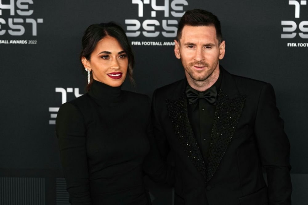 Ele au fost 'The Best' pe covorul roșu! Cele mai spectaculoase apariții de la gala din Paris: de la Antonela Roccuzzo până la Adriana Lima _19