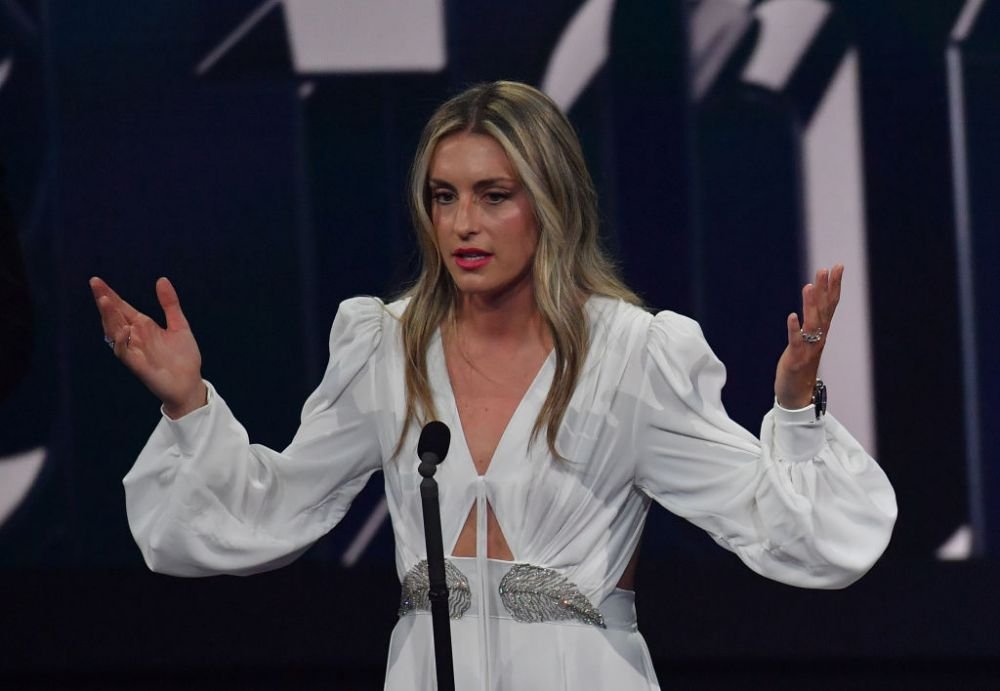 Ele au fost 'The Best' pe covorul roșu! Cele mai spectaculoase apariții de la gala din Paris: de la Antonela Roccuzzo până la Adriana Lima _33