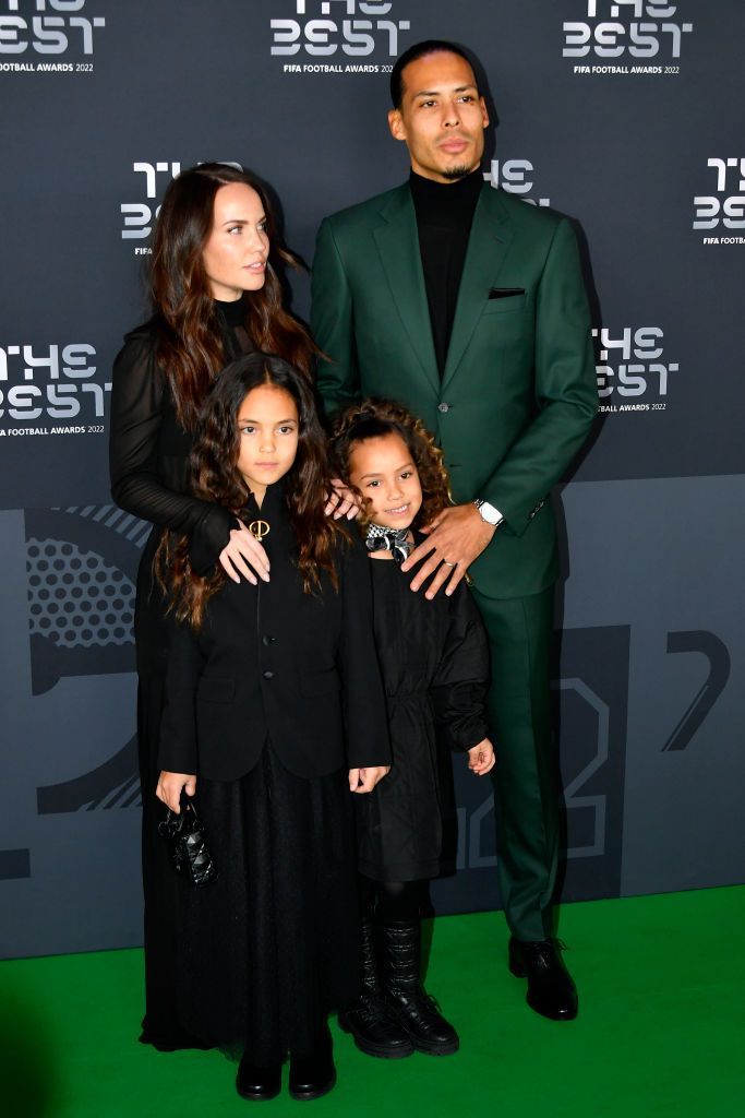 Ele au fost 'The Best' pe covorul roșu! Cele mai spectaculoase apariții de la gala din Paris: de la Antonela Roccuzzo până la Adriana Lima _43