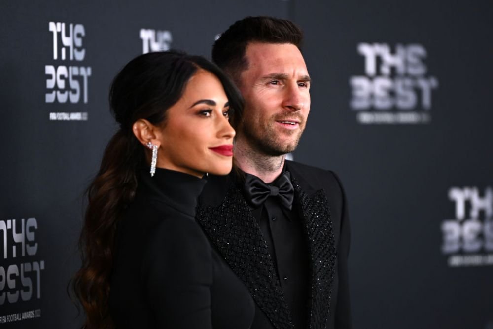 Ele au fost 'The Best' pe covorul roșu! Cele mai spectaculoase apariții de la gala din Paris: de la Antonela Roccuzzo până la Adriana Lima _47