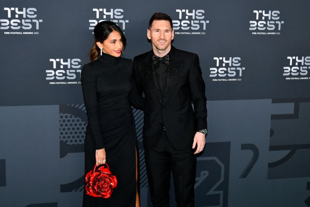 Ele au fost 'The Best' pe covorul roșu! Cele mai spectaculoase apariții de la gala din Paris: de la Antonela Roccuzzo până la Adriana Lima _49