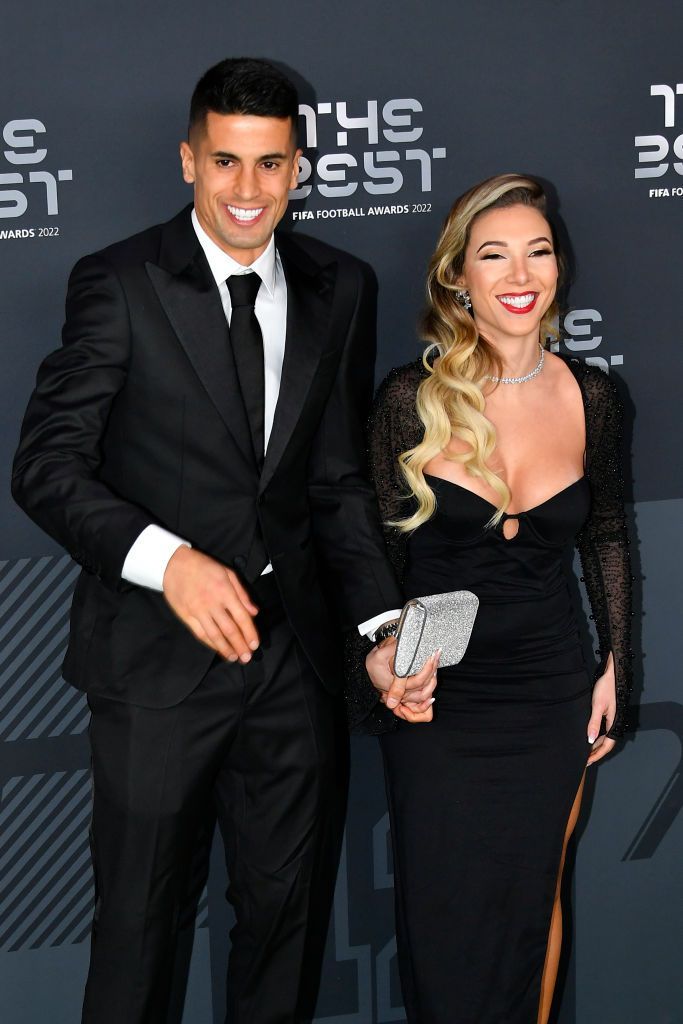 Ele au fost 'The Best' pe covorul roșu! Cele mai spectaculoase apariții de la gala din Paris: de la Antonela Roccuzzo până la Adriana Lima _53