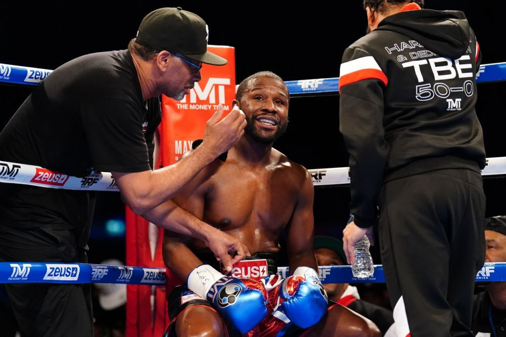 Floyd Mayweather a făcut o dezvăluire teribilă după meciul cu Aaron Chalmers. 