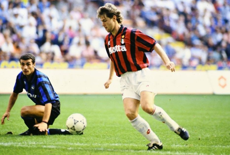 Florin Răducioiu despre perioada petrecută la marele AC Milan: ”Acolo am învățat asta” + cu ce vârf legendar era comparat