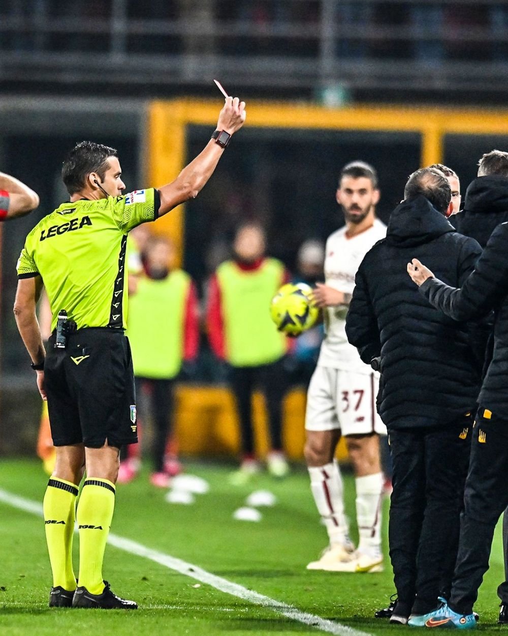 AS Roma, victima sigură a lui Cremonese! A învins-o și în Seria A, într-un meci în care Mourinho a fost eliminat după ce l-a înjurat pe arbitru_3