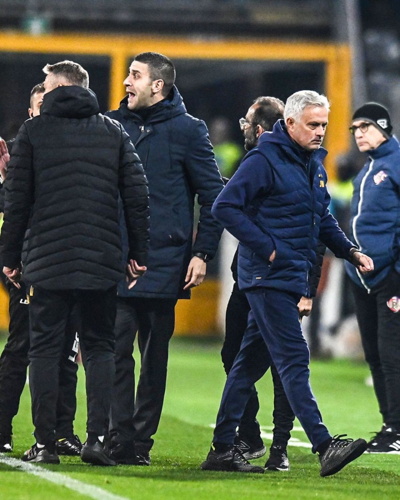AS Roma, victima sigură a lui Cremonese! A învins-o și în Seria A, într-un meci în care Mourinho a fost eliminat după ce l-a înjurat pe arbitru_4