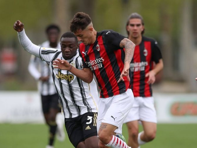 Nasti-gol! Atacantul de 19 ani al lui AC Milan a &icirc;nscris la 0-1 o dublă de senzație, &icirc;n minutele 90 și 90+2