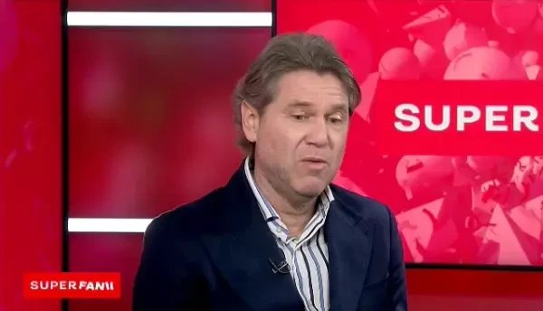 Reacția genială a lui Florin Răducioiu după ce a pus m&acirc;na pe Balonul de Aur: &bdquo;Mi-a spus hai să-ți arăt ceva &rdquo;