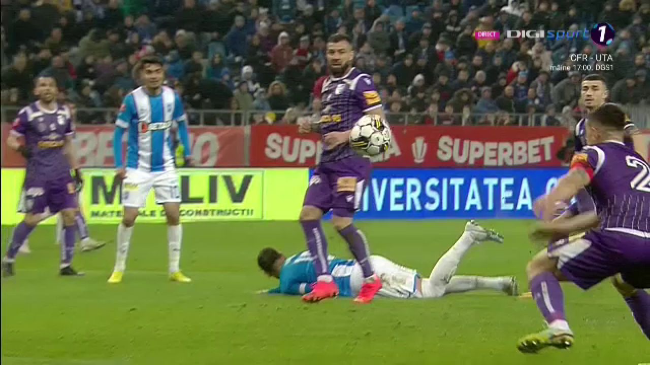 Ce a fost în capul lui?! Hențul penibil comis de Tofan în Universitatea Craiova - FC Argeș_8