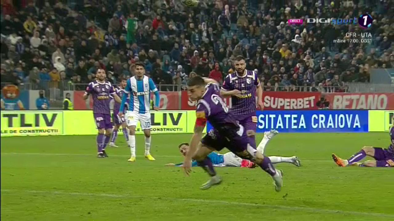 Ce a fost în capul lui?! Hențul penibil comis de Tofan în Universitatea Craiova - FC Argeș_19
