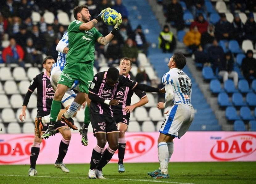 Mirko Pigliacelli, &rdquo;parade de răsunet&rdquo; &icirc;n poarta lui Palermo! Italianul plecat de la Universitatea Craiova joacă senzațional