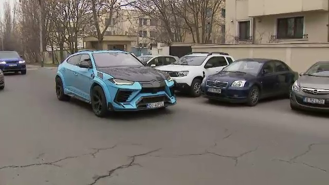Familia Mititelu, apariție care îți 'taie respirația' la sediul LPF. Bolidul de lux din care au coborât cei doi_4